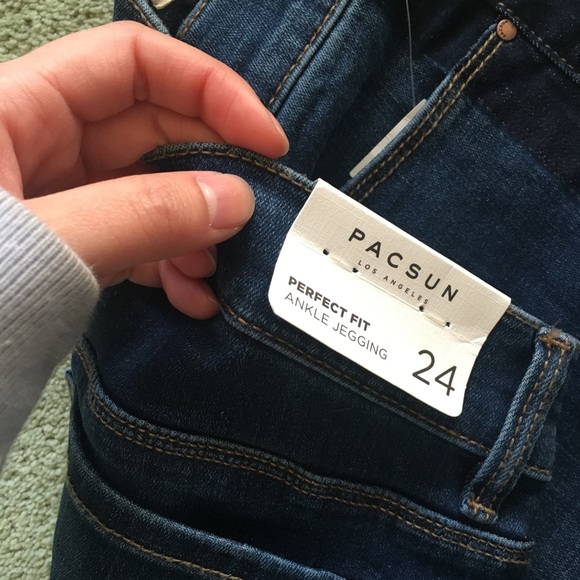 Pacsun Darkwash Frayed Ankle Jeggings Size 24 - Picture 3 of 8